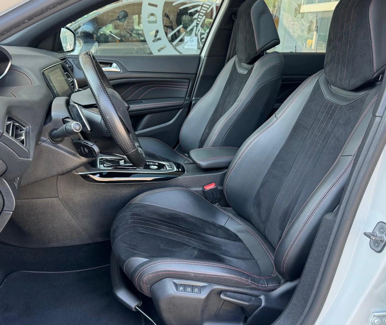 PEUGEOT 308 2.0 BlueHDI GT EAT8-image-7