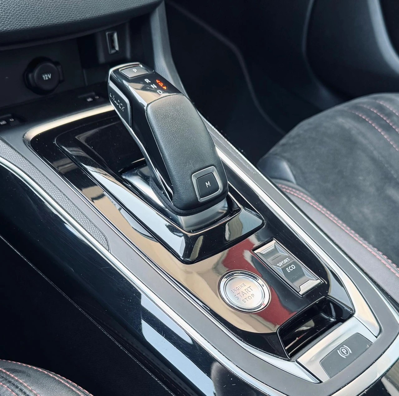 PEUGEOT 308 2.0 BlueHDI GT EAT8-image-19