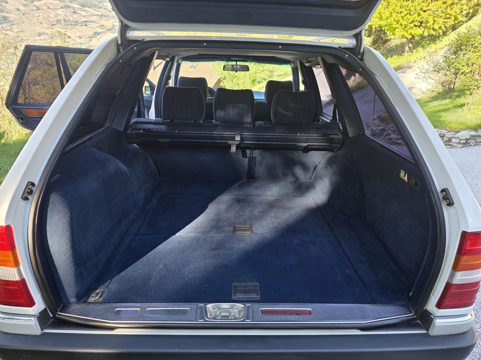 MERCEDES-BENZ 230 TE-image-5