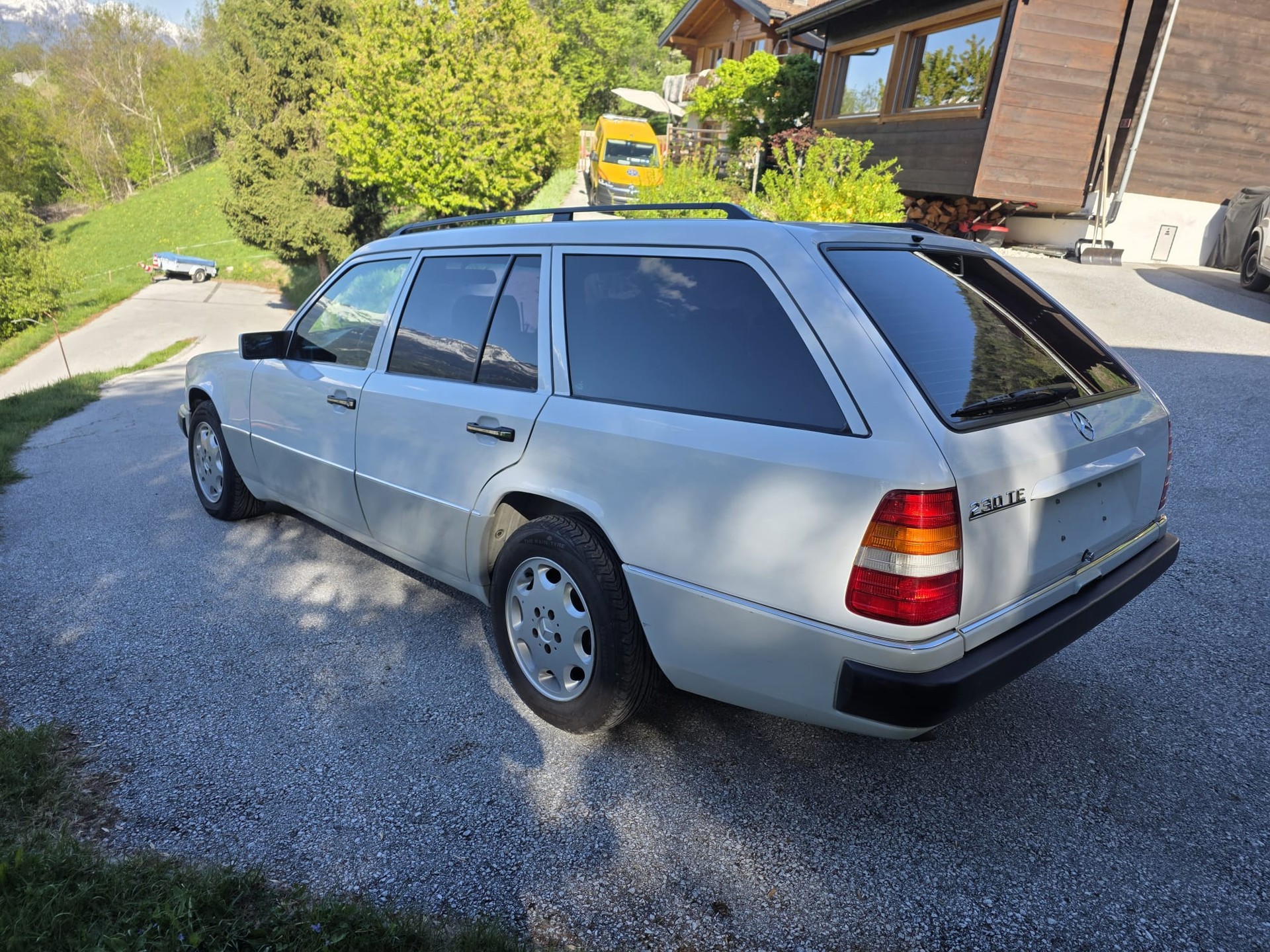 MERCEDES-BENZ 230 TE-image-2