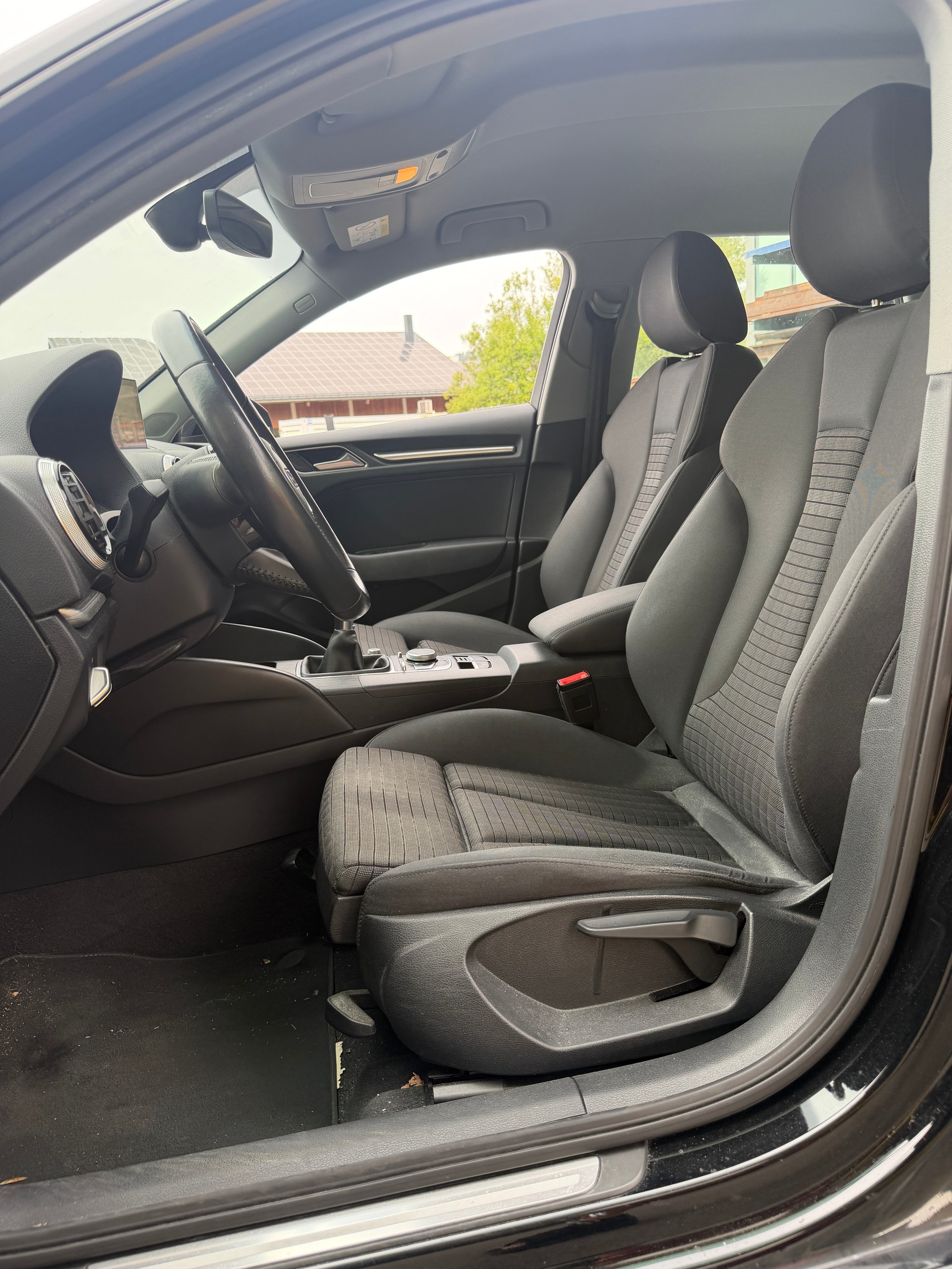 AUDI A3 Sportback 1.4 TFSI Design-image-7