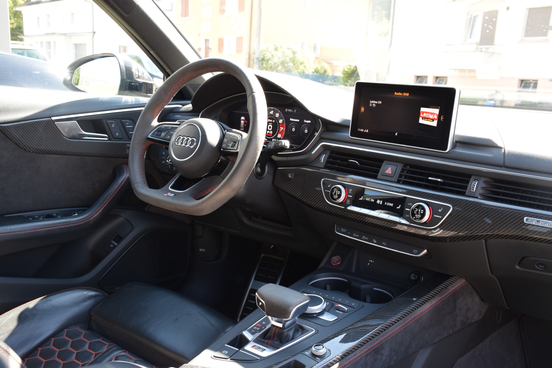 AUDI RS4 Avant 2.9 TFSI quattro tiptronic-image-13