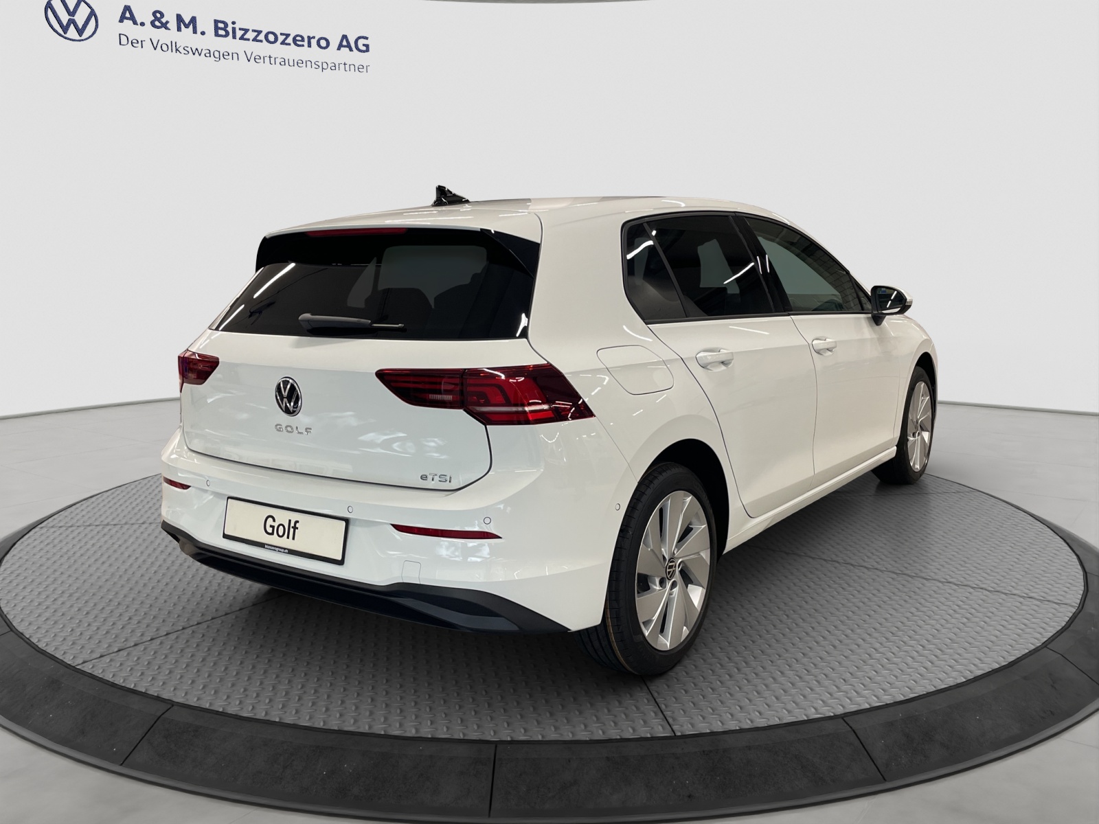 VW Golf 1.5 e TSI mHEV United DSG-image-4