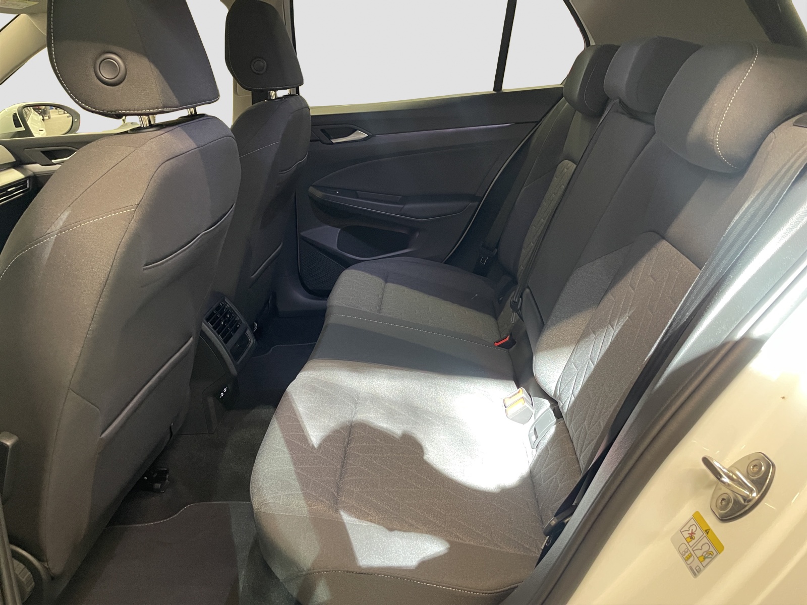 VW Golf 1.5 e TSI mHEV United DSG-image-12