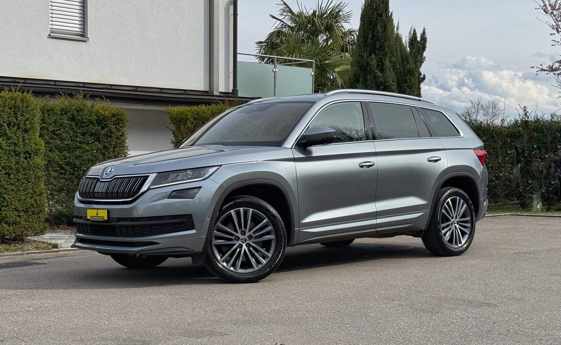 SKODA Kodiaq 2.0 TSI 4x4 L&K | 7-Plätzer | nur 55’000 km | 4x4 | Panorama | 360° | AHK-image-7