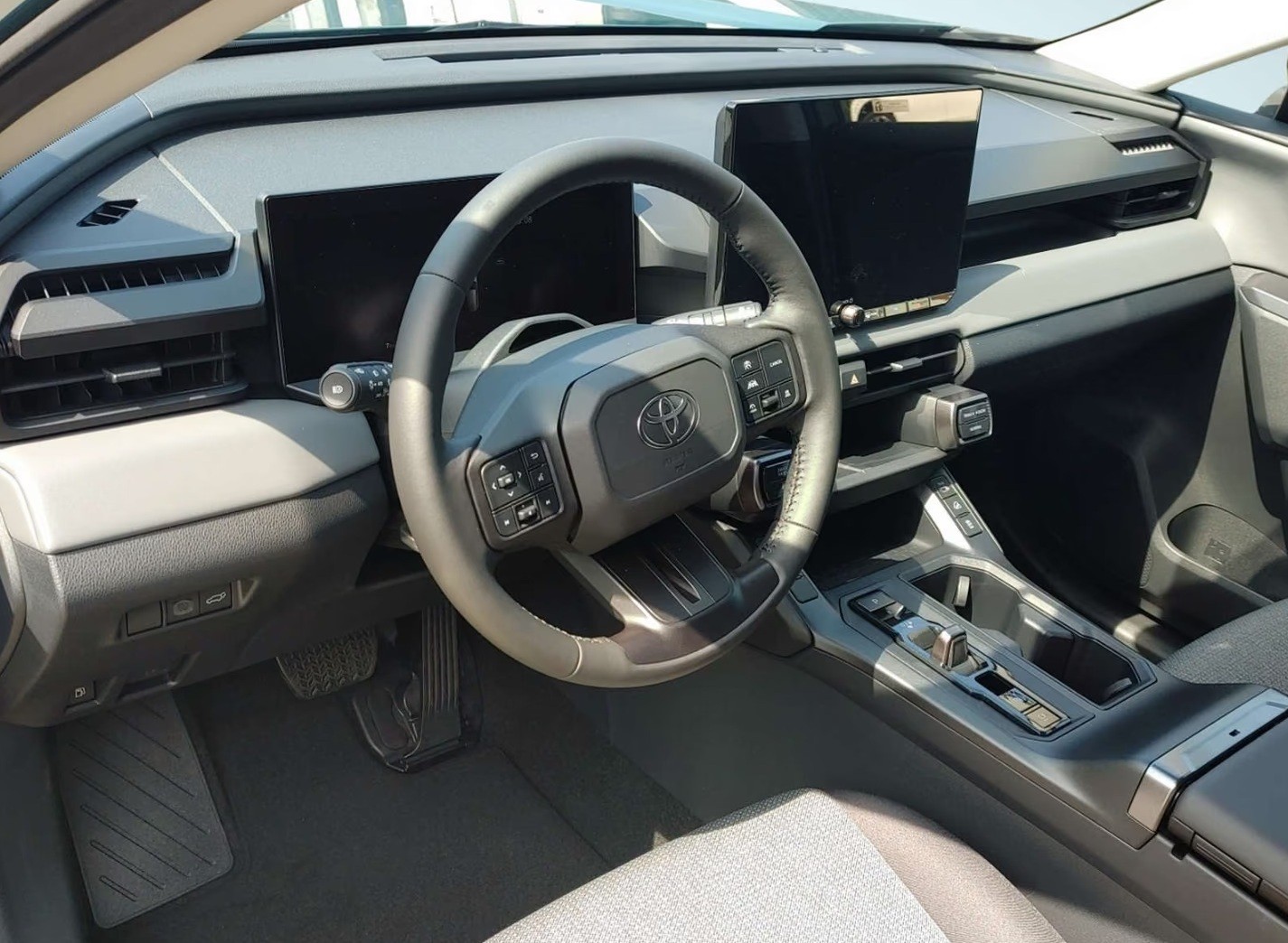 TOYOTA RAV-4 Trend AWD Hybrid-image-9