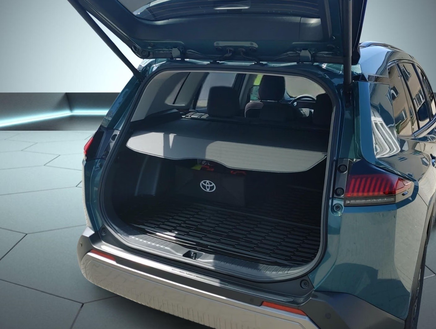 TOYOTA RAV-4 Trend AWD Hybrid-image-6