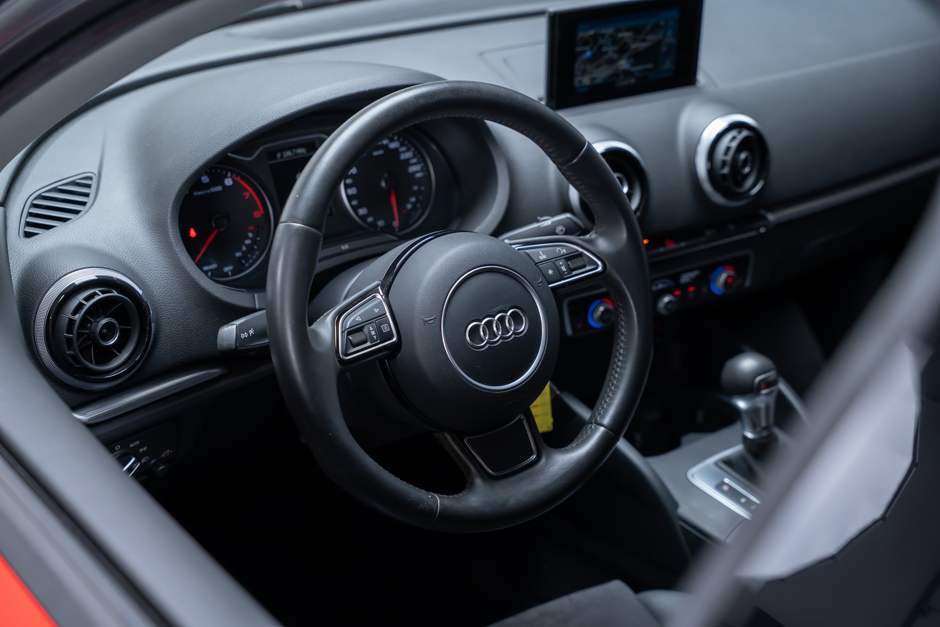 AUDI A3 Limousine 1.4 T FSI Ambition S-Tronic / S-Line / Rückfahrkamera /-image-11