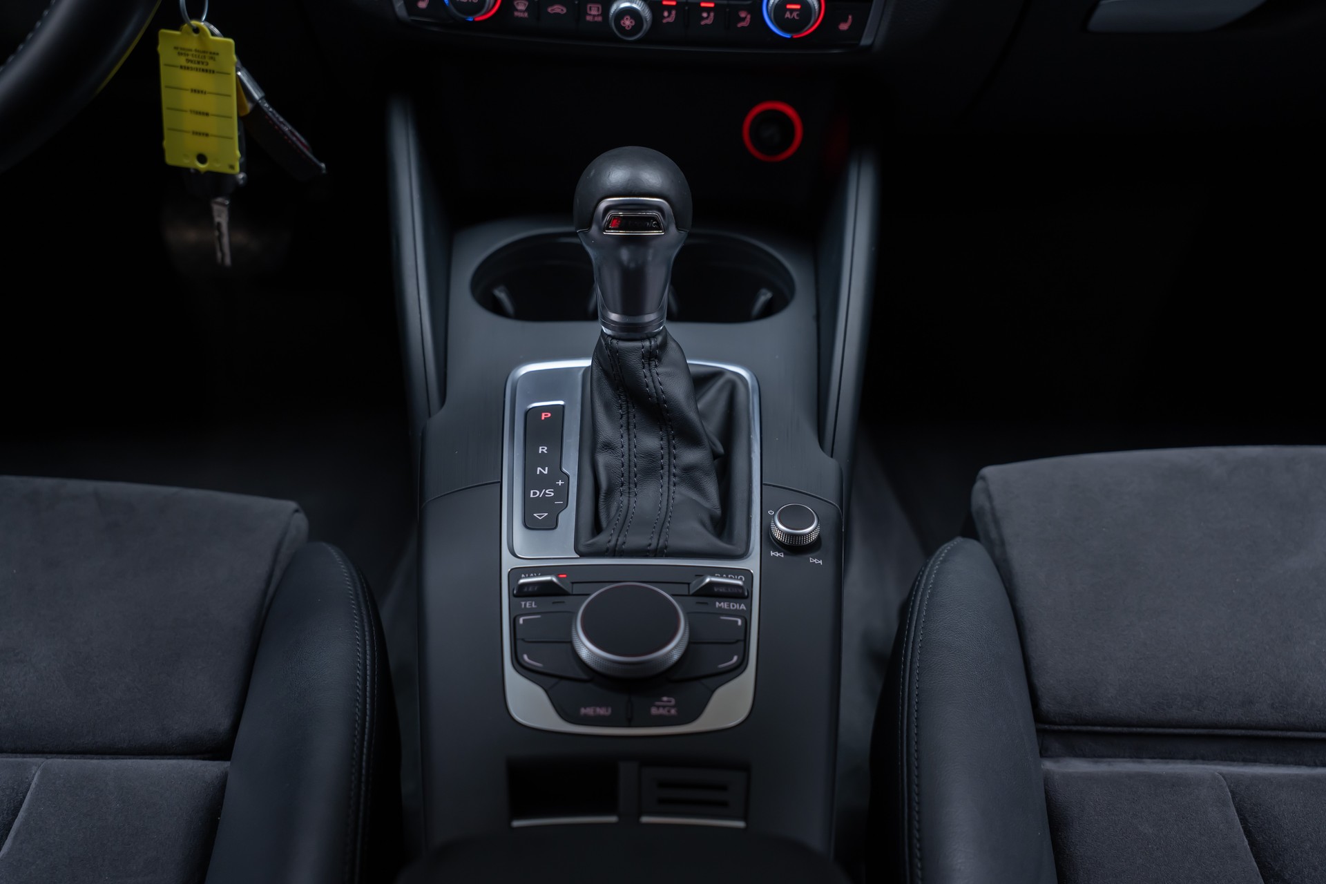 AUDI A3 Limousine 1.4 T FSI Ambition S-Tronic / S-Line / Rückfahrkamera /-image-27