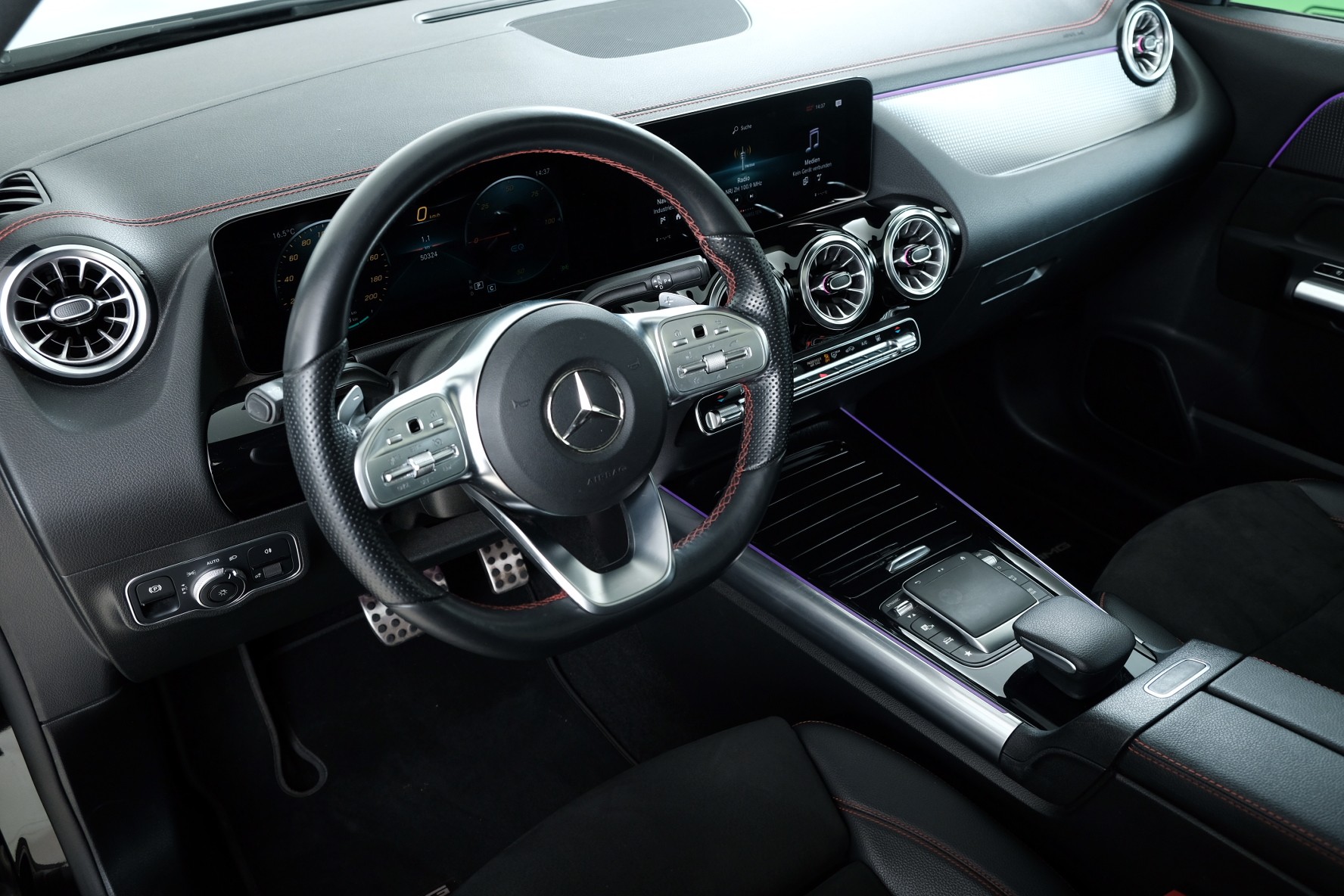 MERCEDES-BENZ EQA 250 AMG Line H243-image-8