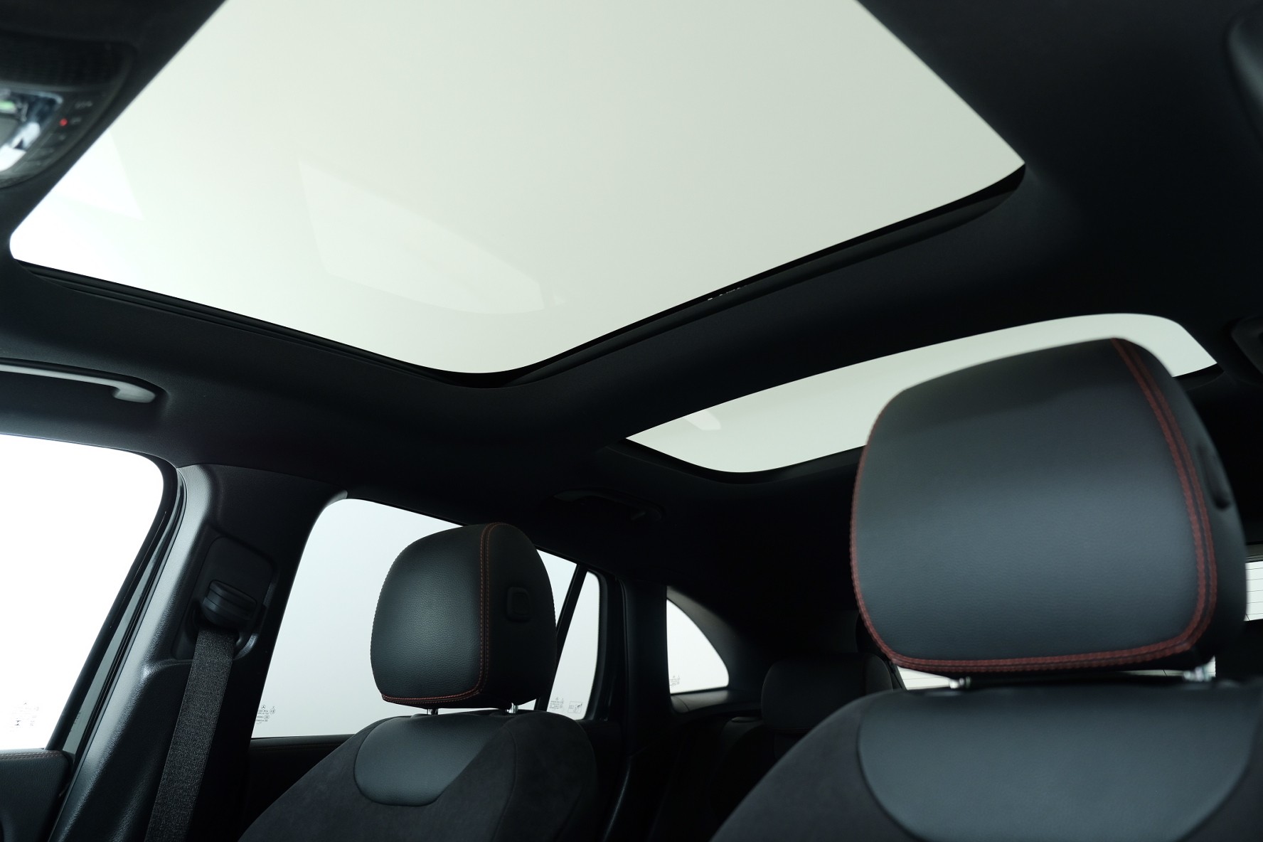 MERCEDES-BENZ EQA 250 AMG Line H243-image-9