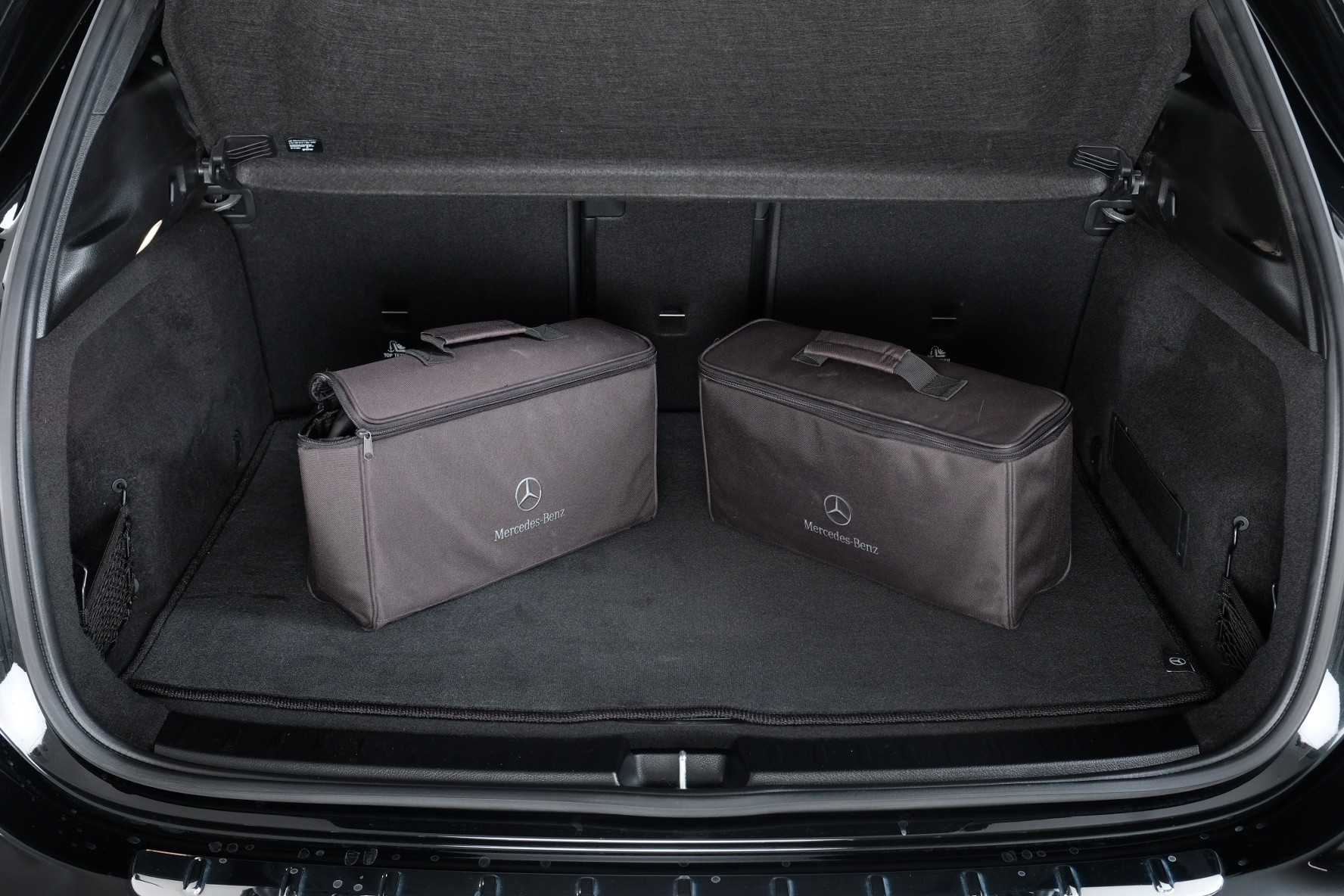 MERCEDES-BENZ EQA 250 AMG Line H243-image-11