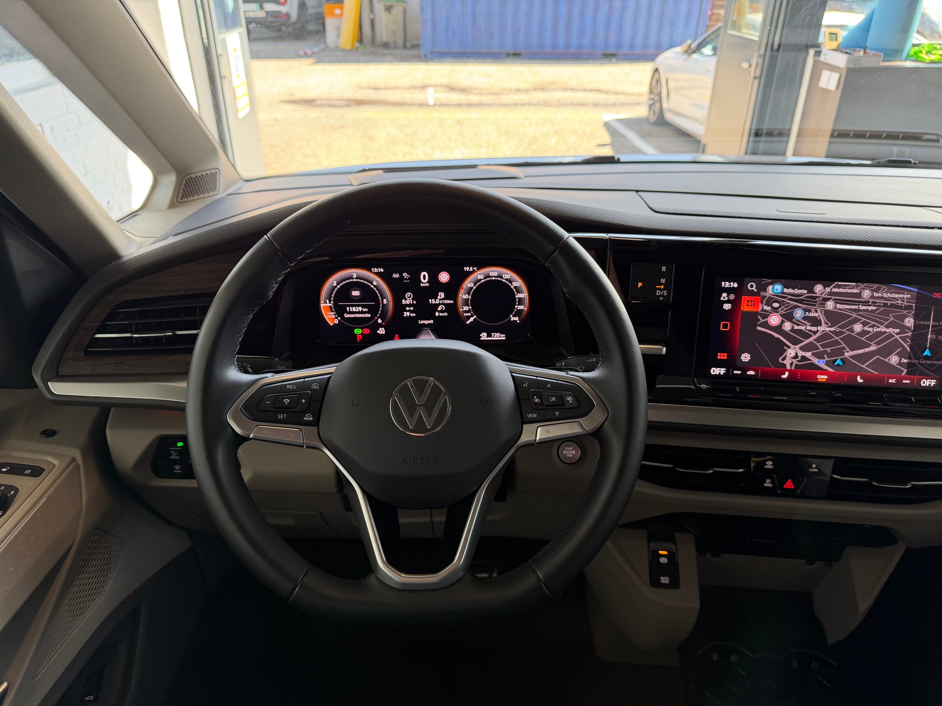 VW Multivan 2.0 TDI Style DSG Lang-image-11