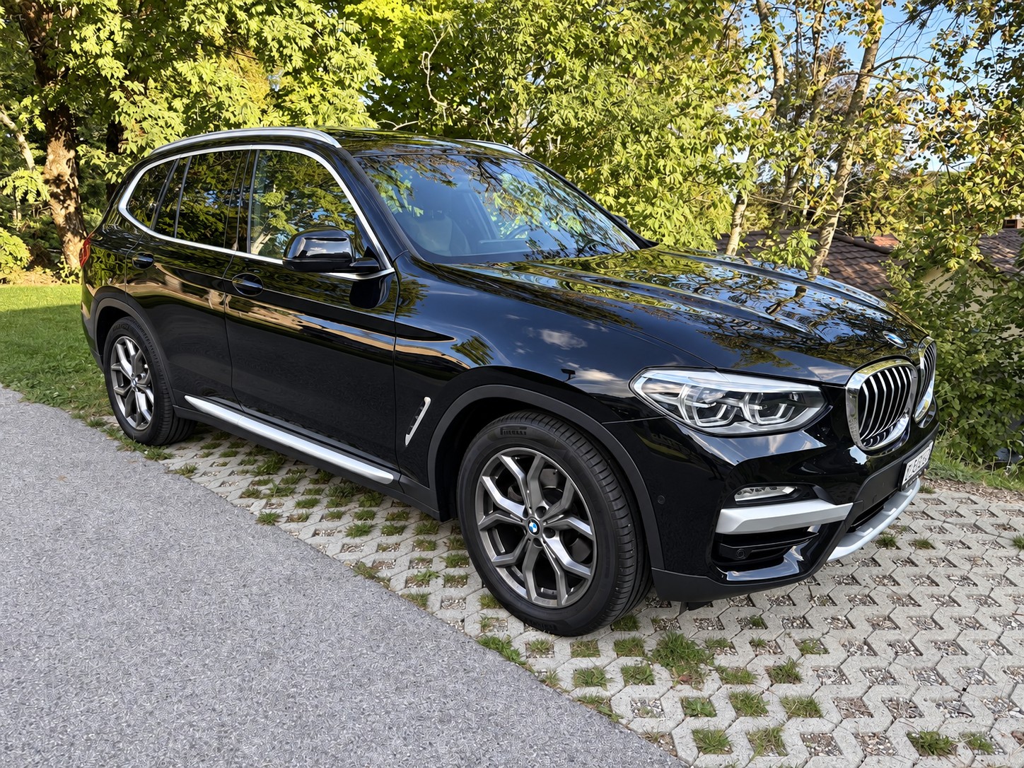 BMW 20i xDrive paddles-image-1