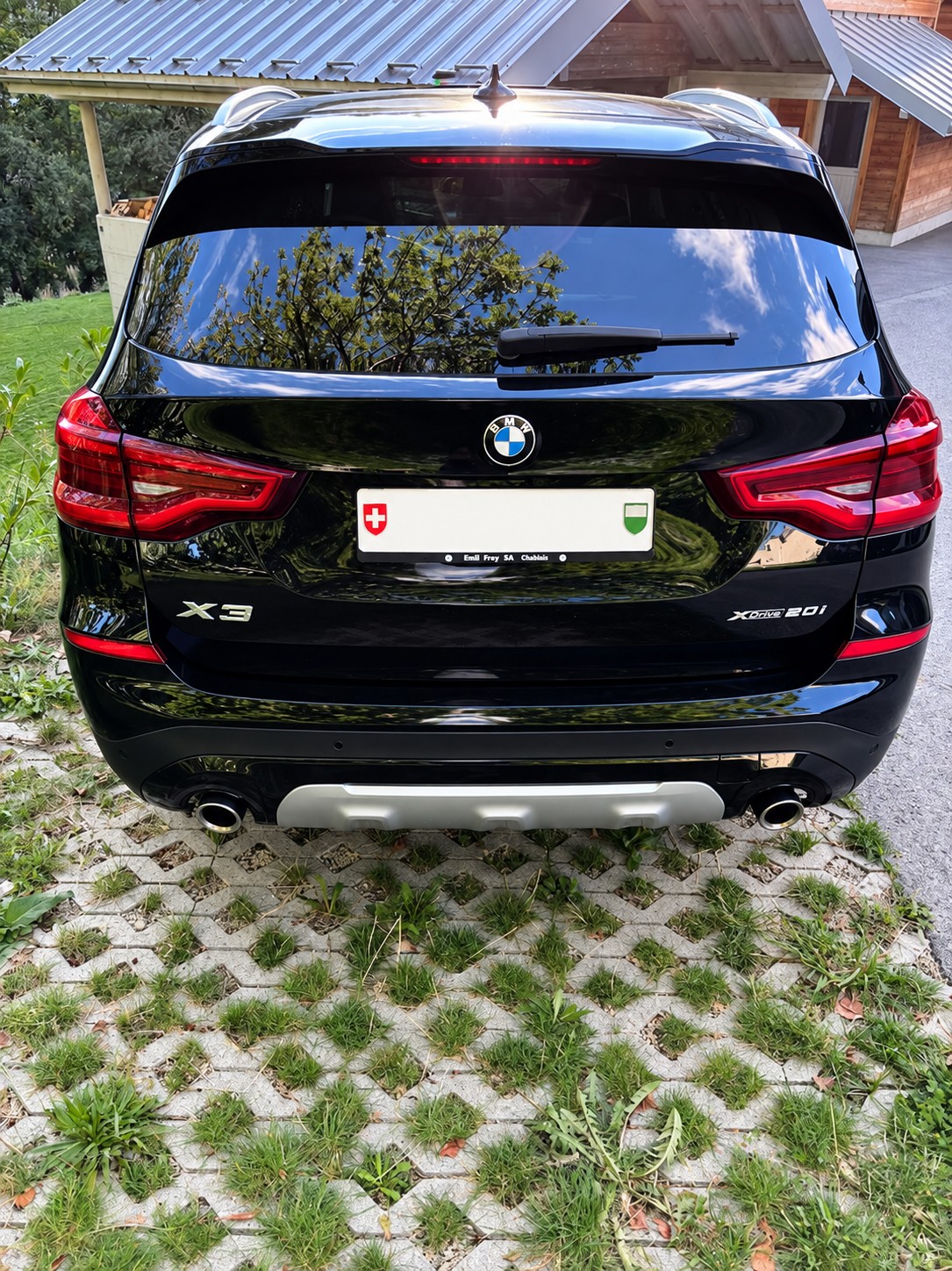BMW 20i xDrive paddles-image-2