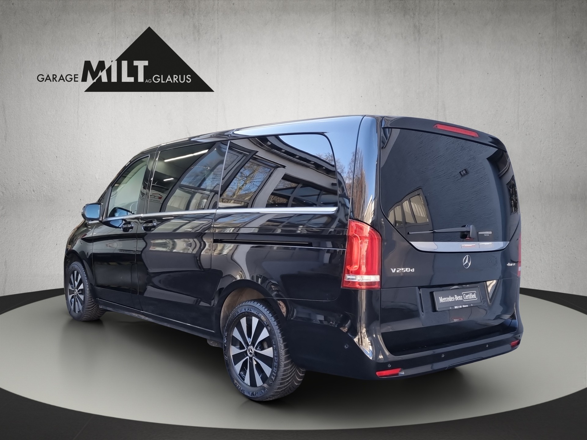 MERCEDES-BENZ V 250 d Avantgarde lang 4matic Van-image-3