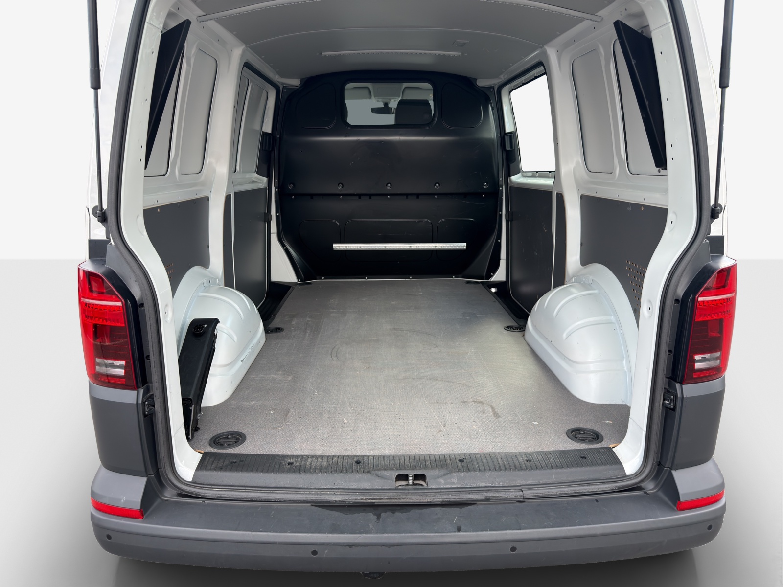VW T6.1 2.0 TDI DSG-image-12