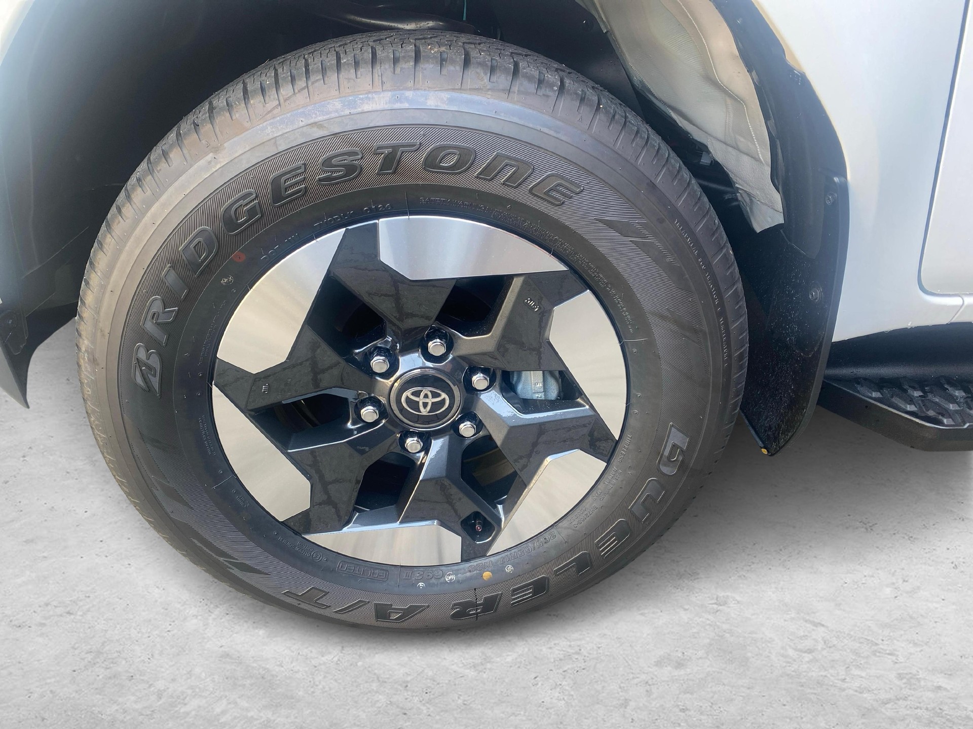TOYOTA Hilux Double Cab.-Pick-up 59KWh Style-image-12