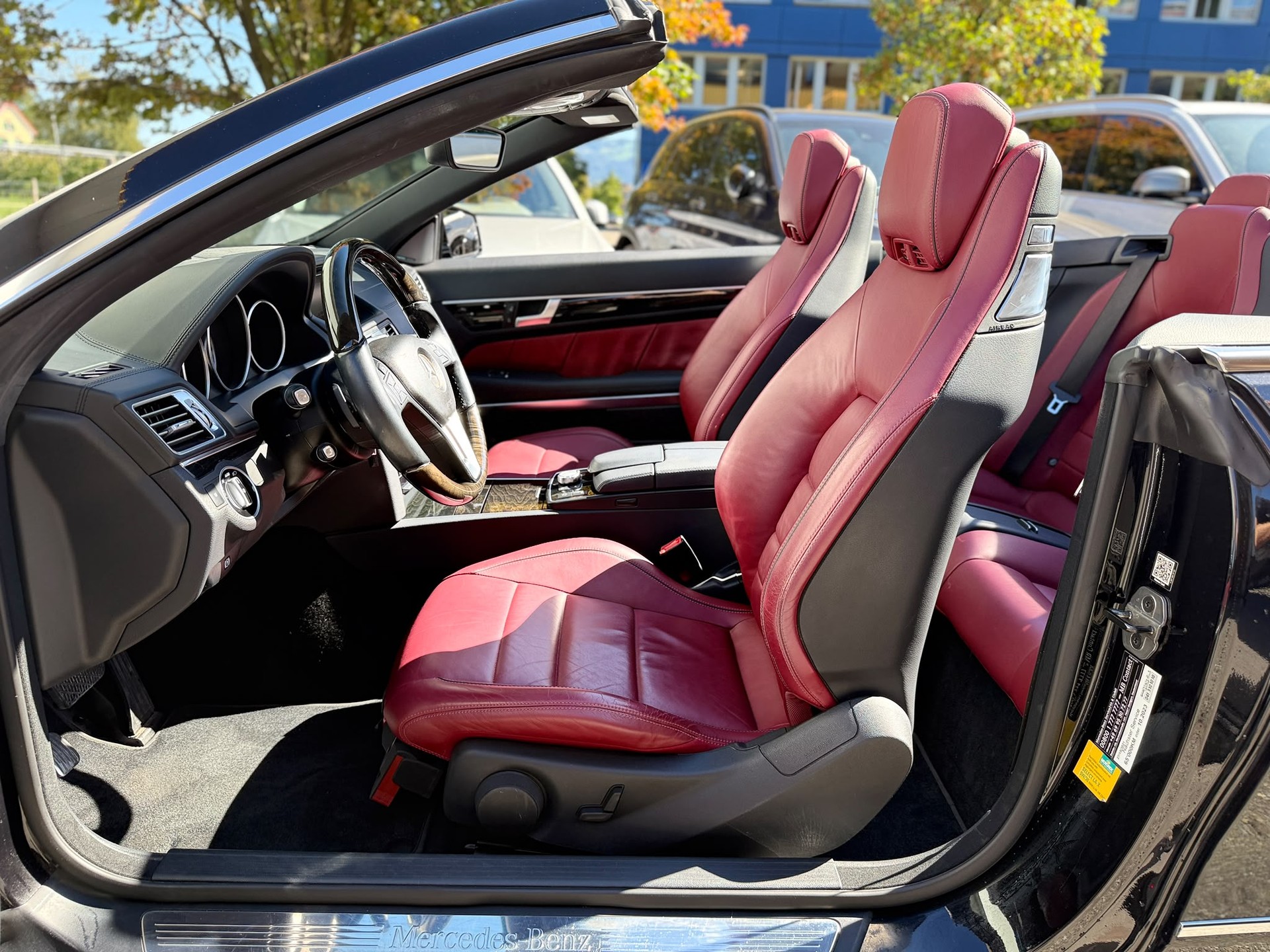 MERCEDES-BENZ E 250 Cabriolet-image-14