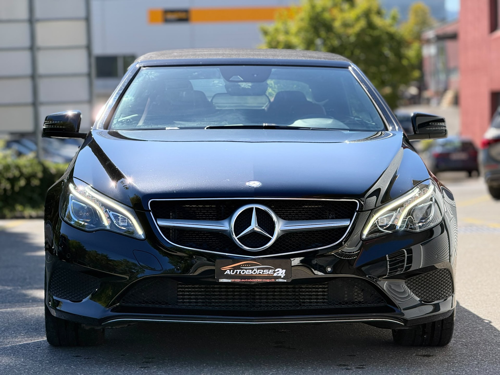 MERCEDES-BENZ E 250 Cabriolet-image-2