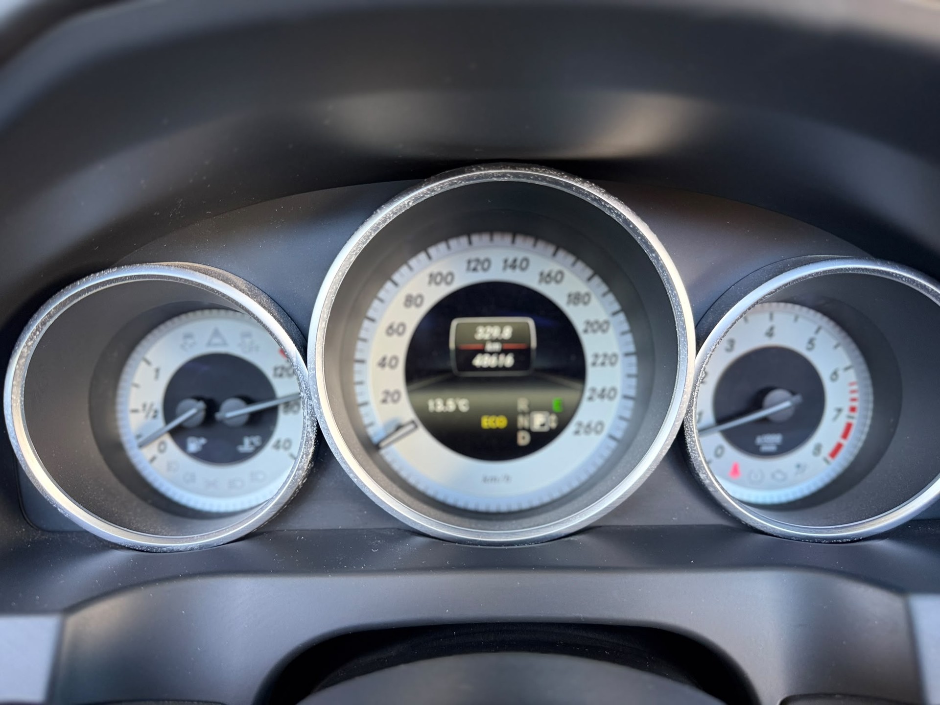 MERCEDES-BENZ E 250 Cabriolet-image-26