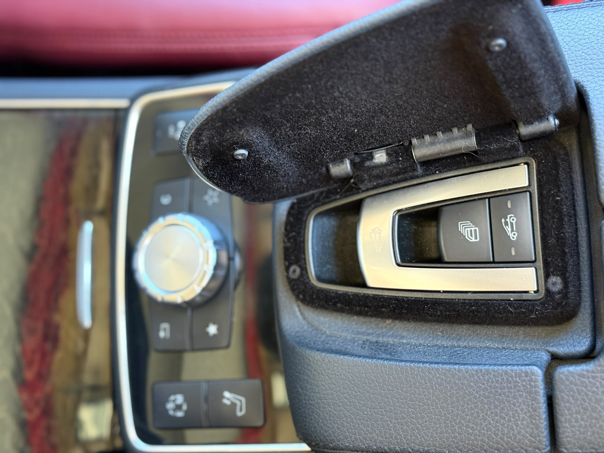 MERCEDES-BENZ E 250 Cabriolet-image-24