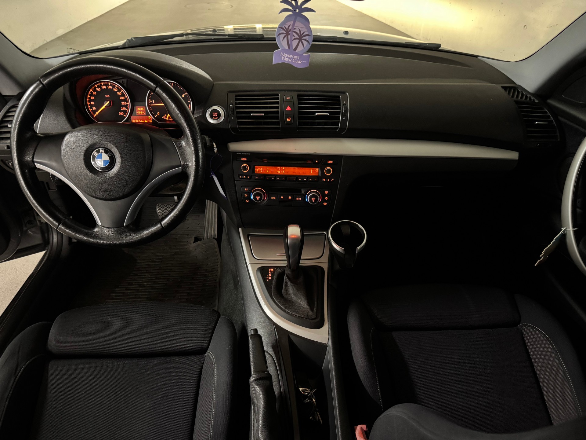 BMW 123d Coupé Steptronic-image-9