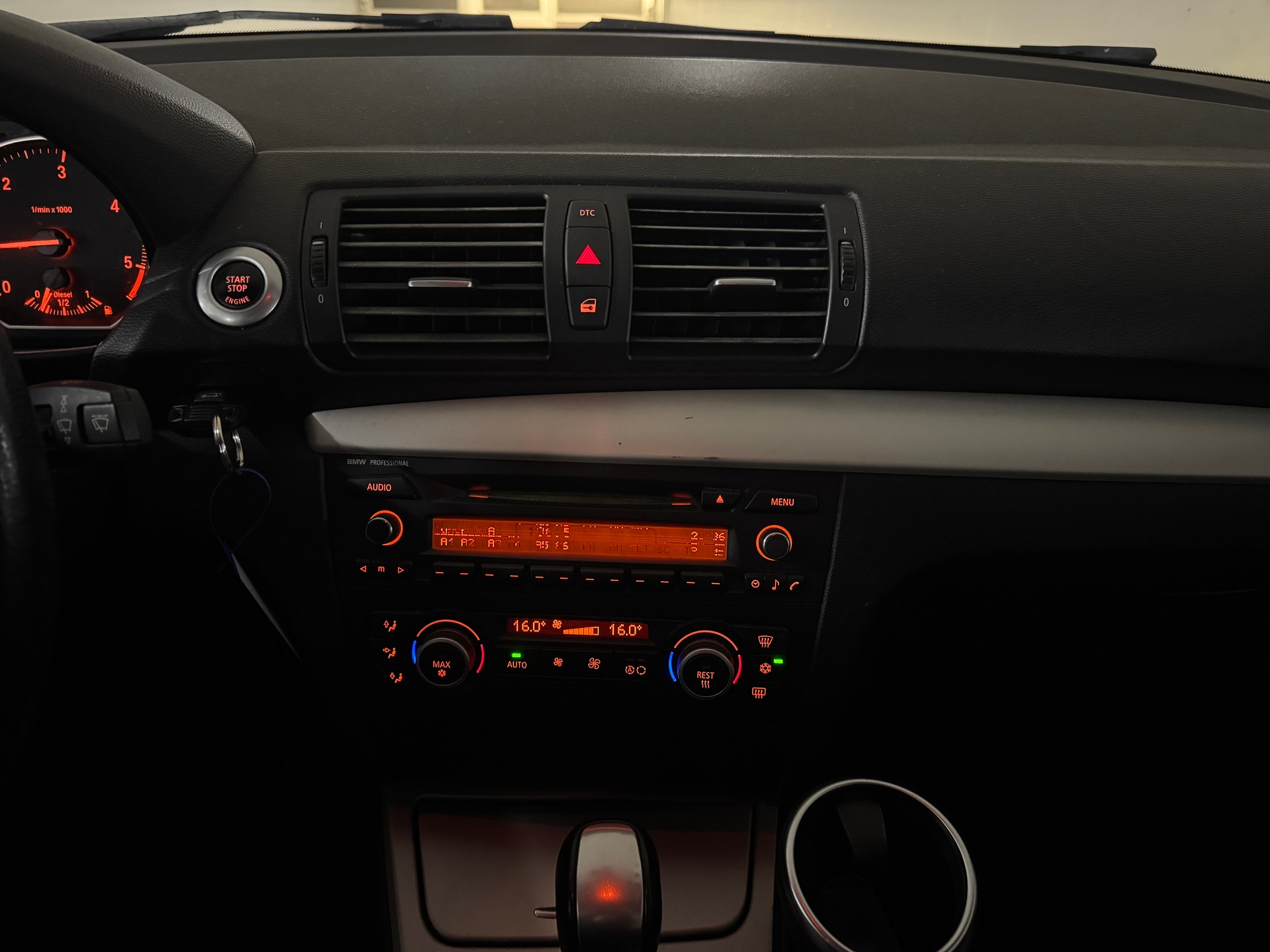 BMW 123d Coupé Steptronic-image-11
