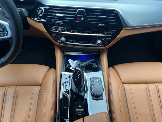 BMW 520d xDrive 48V M Sport-image-10