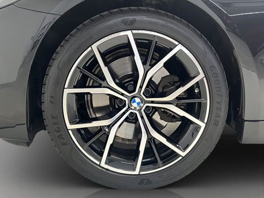 BMW 520d xDrive 48V M Sport-image-13