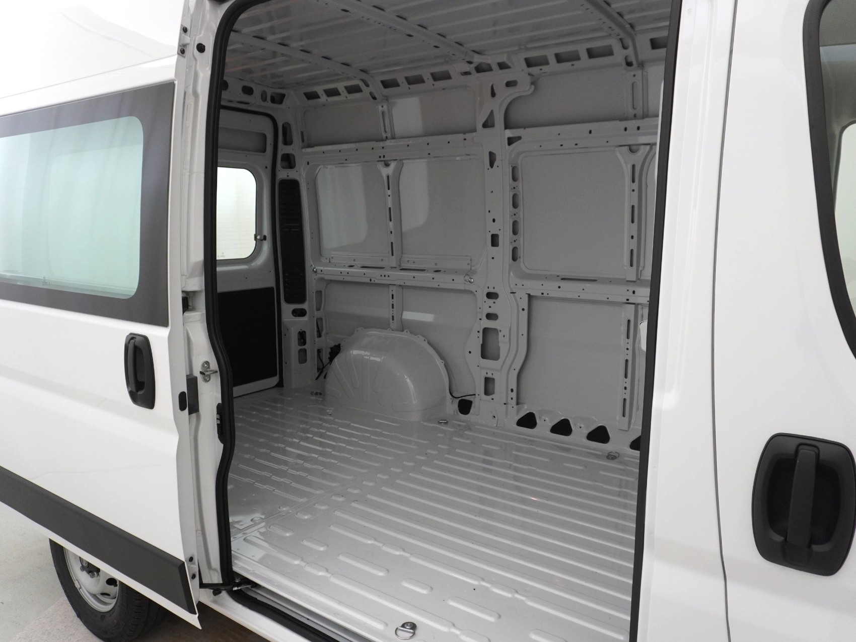 CITROEN Jumper Kaw. 35 L2H2 verglast 2.2 BlueHDi 140 S/S-image-17