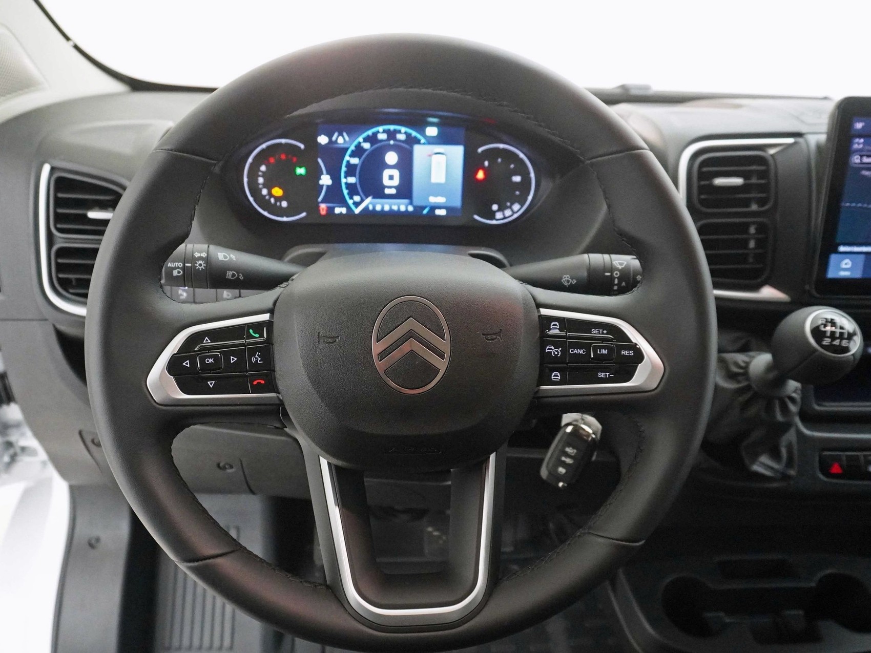 CITROEN Jumper Kaw. 35 L2H2 verglast 2.2 BlueHDi 140 S/S-image-9