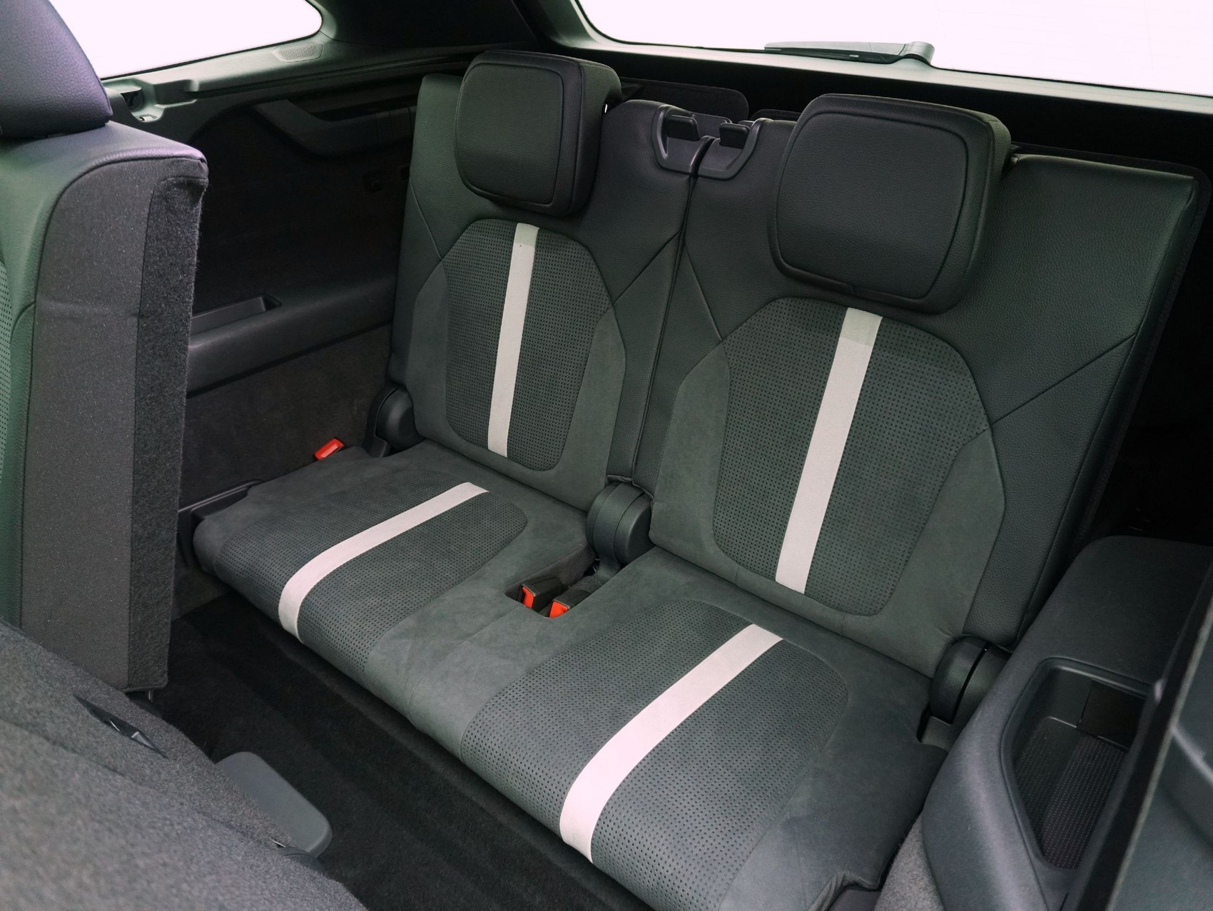 SKODA Kodiaq 2.0 TSI DSG Sport Line 4X4 **Skoda Werksgarantie bis 04/2030**-image-13