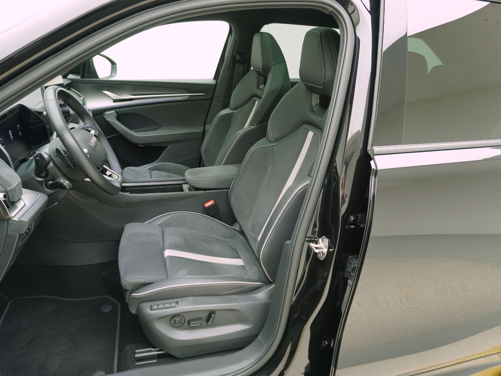 SKODA Kodiaq 2.0 TSI DSG Sport Line 4X4 **Skoda Werksgarantie bis 04/2030**-image-9