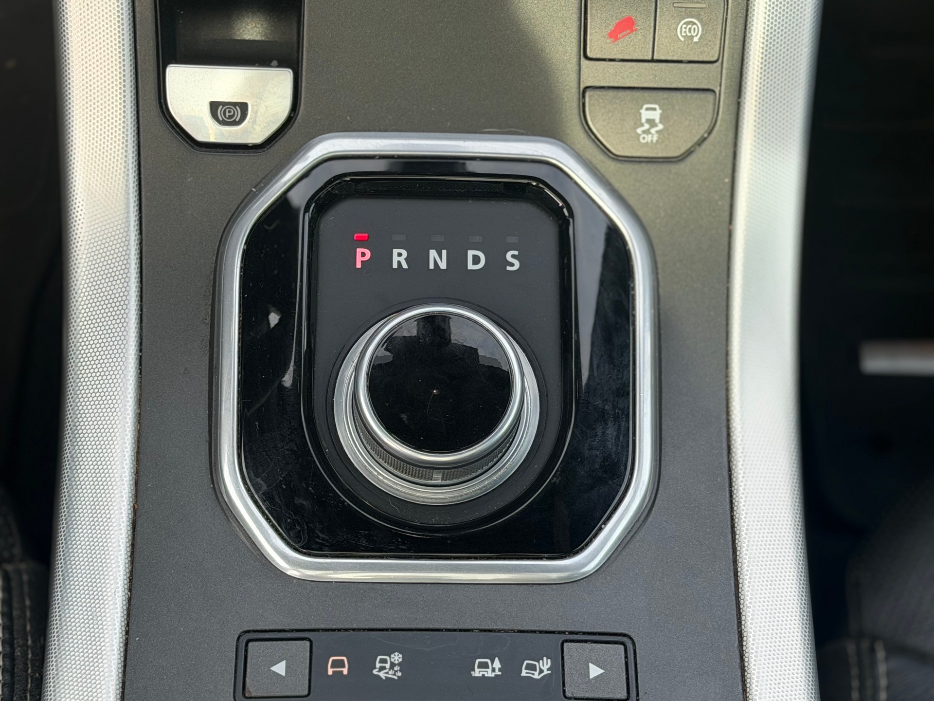 LAND ROVER Range Rover Evoque 2.0 Si4 Dynamic AT9-image-11