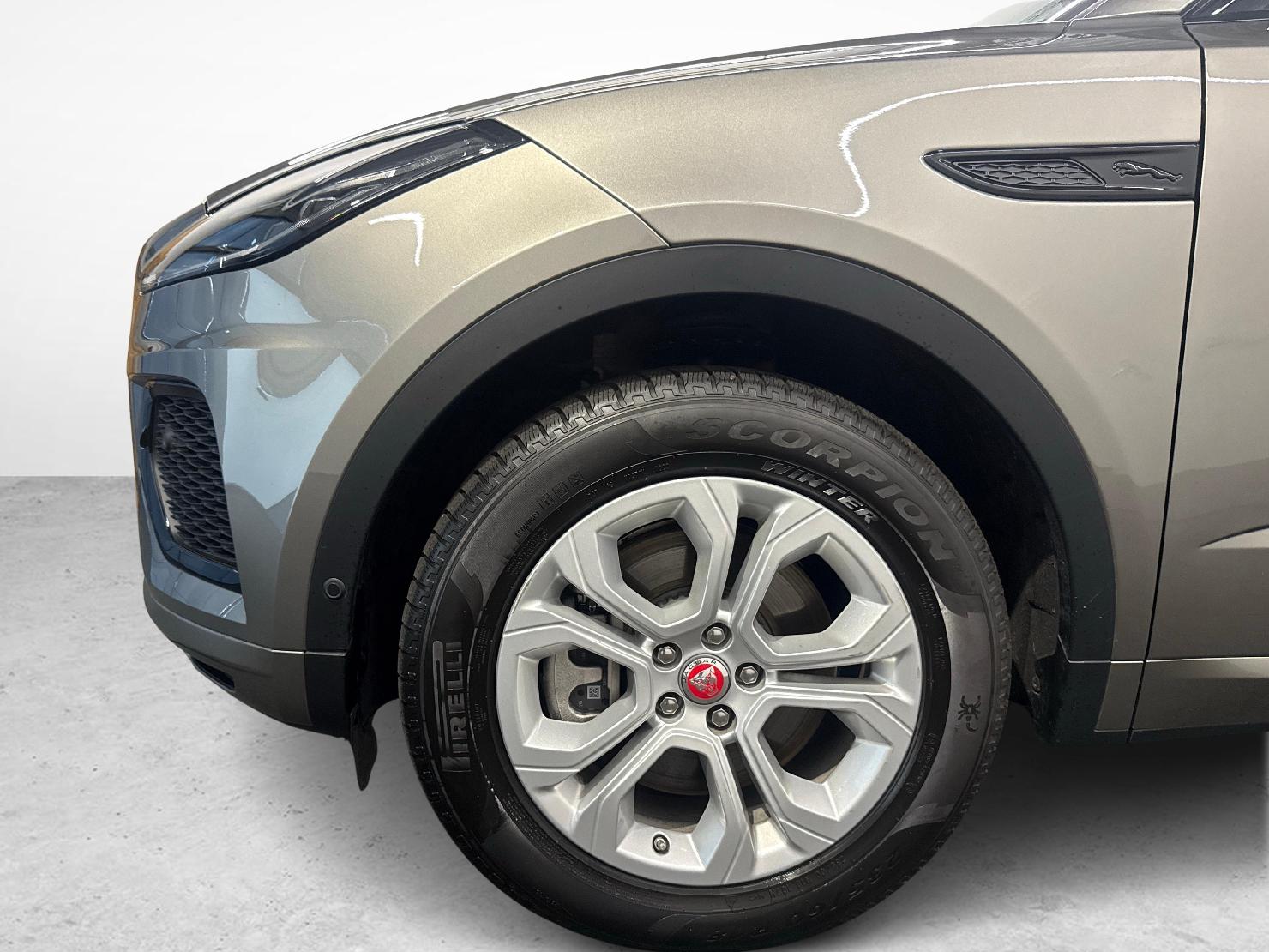 JAGUAR E-Pace 2.0 I4 250 R-Dynamic HSE AWD-image-12