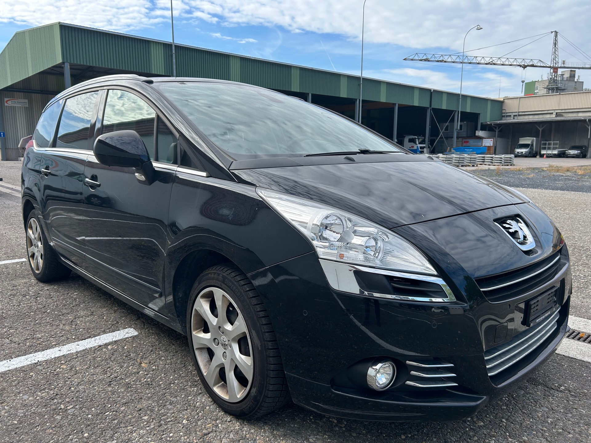 PEUGEOT 5008 2.0 HDI Sport Pack Automatic-image-1