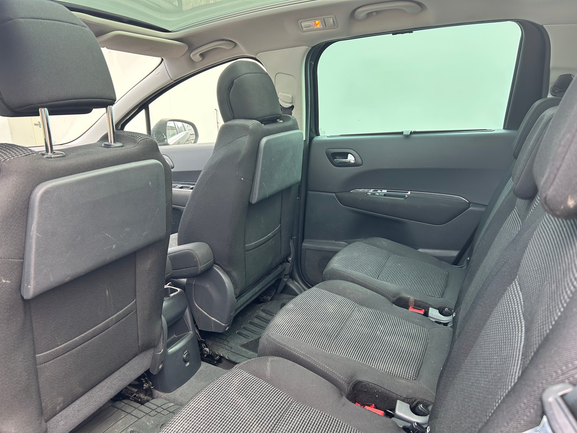 PEUGEOT 5008 2.0 HDI Sport Pack Automatic-image-4