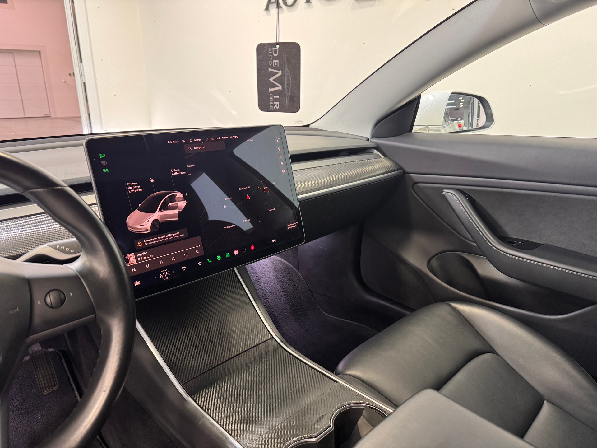 TESLA Model 3 Long Range Dual Motor AWD *Vollautonomes Fahren / Acceleration Boost Paket / Premium Konnektivität*-image-12
