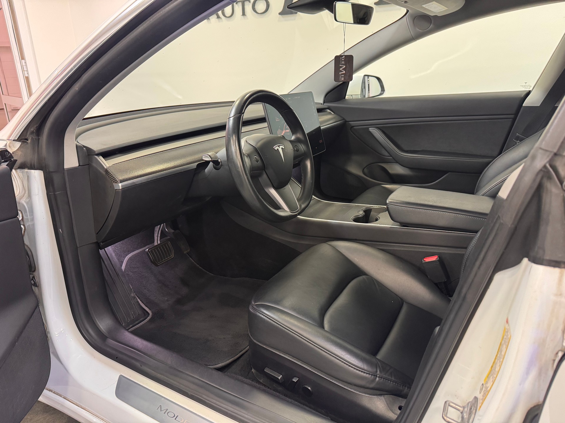 TESLA Model 3 Long Range Dual Motor AWD *Vollautonomes Fahren / Acceleration Boost Paket / Premium Konnektivität*-image-6