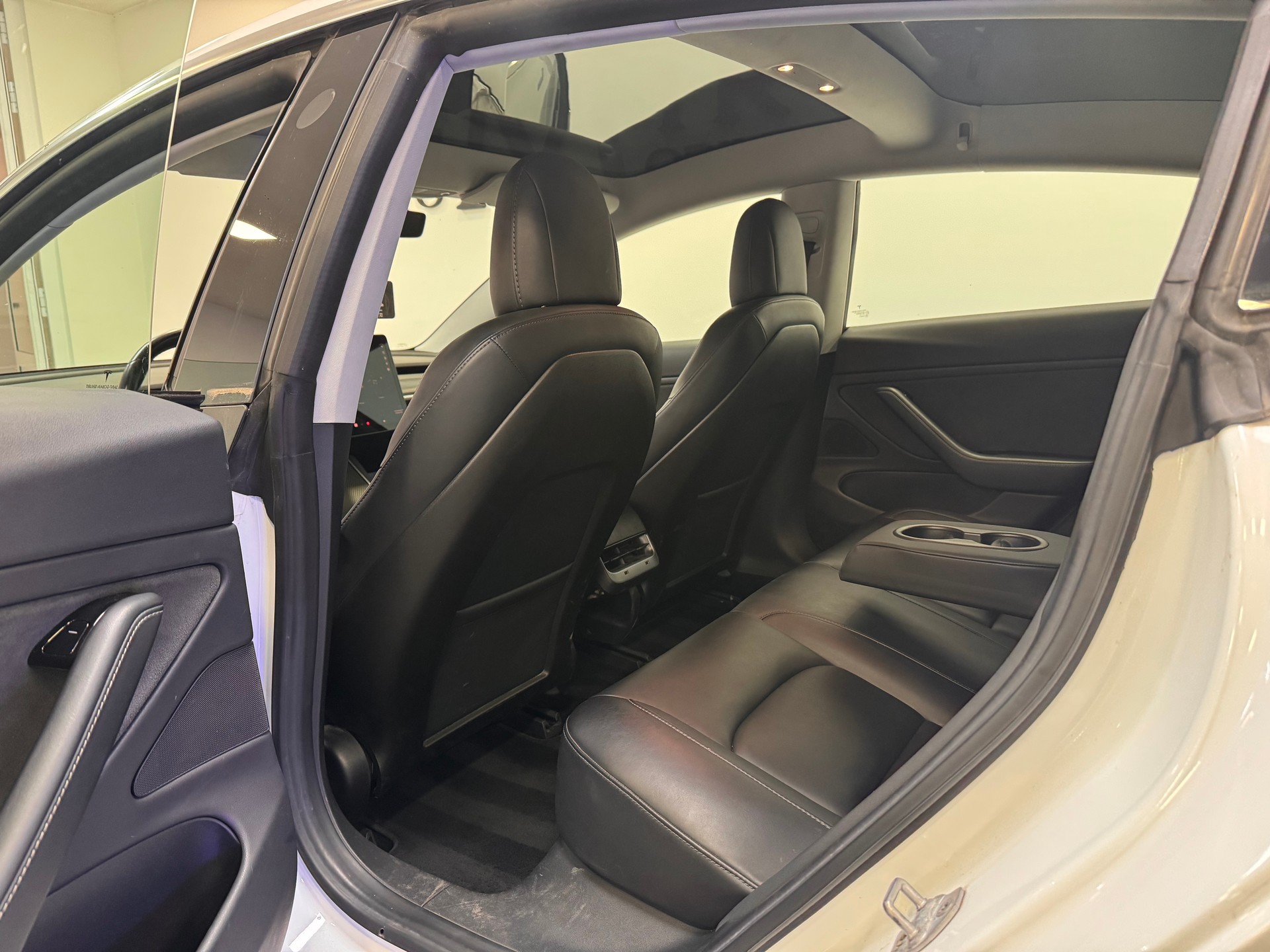 TESLA Model 3 Long Range Dual Motor AWD *Vollautonomes Fahren / Acceleration Boost Paket / Premium Konnektivität*-image-8