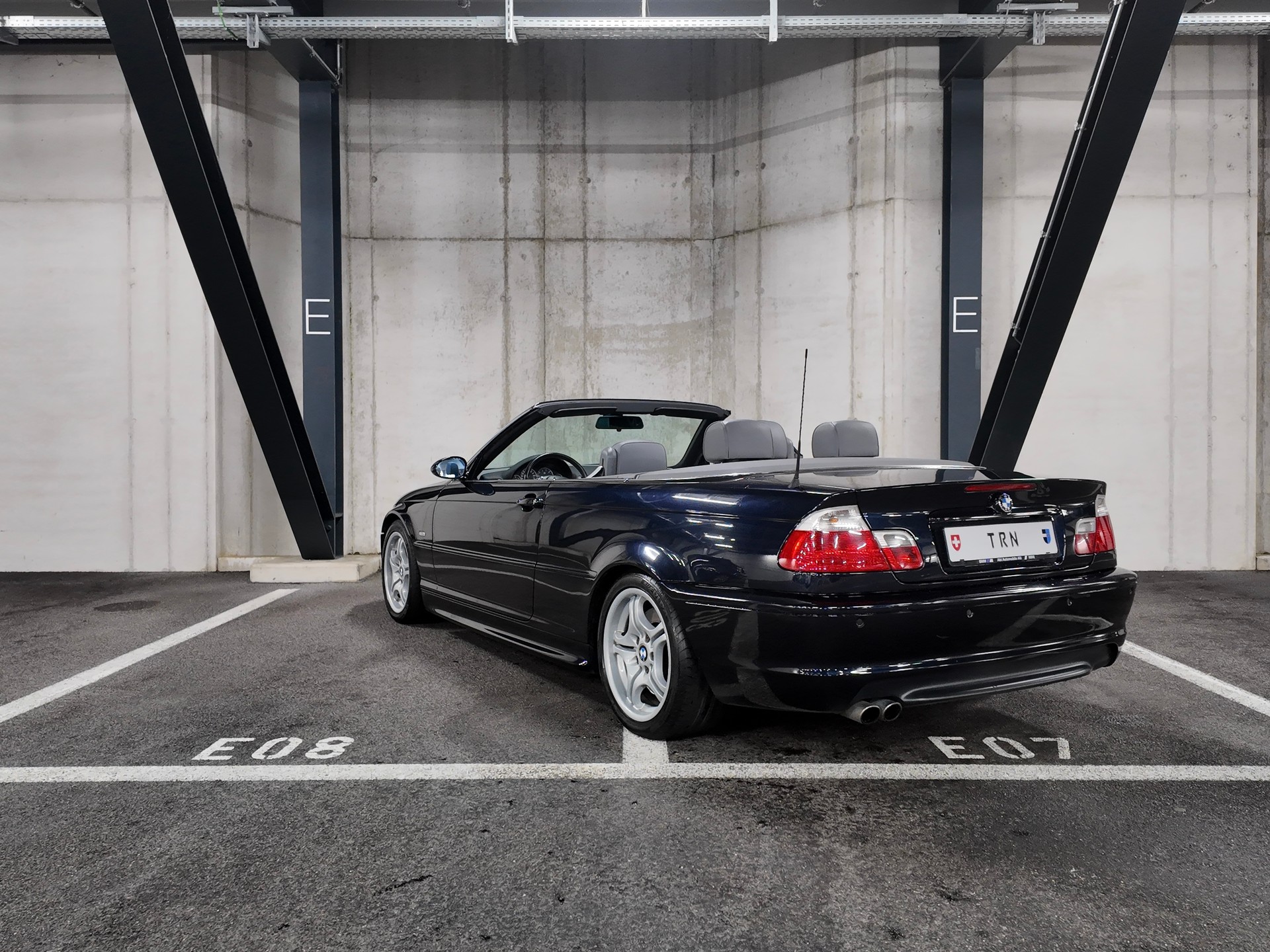 BMW 330Ci Cabriolet | Handschalter | 2. Hand | CH-Fahrzeug | Individual | M-Aerodynamik-image-3
