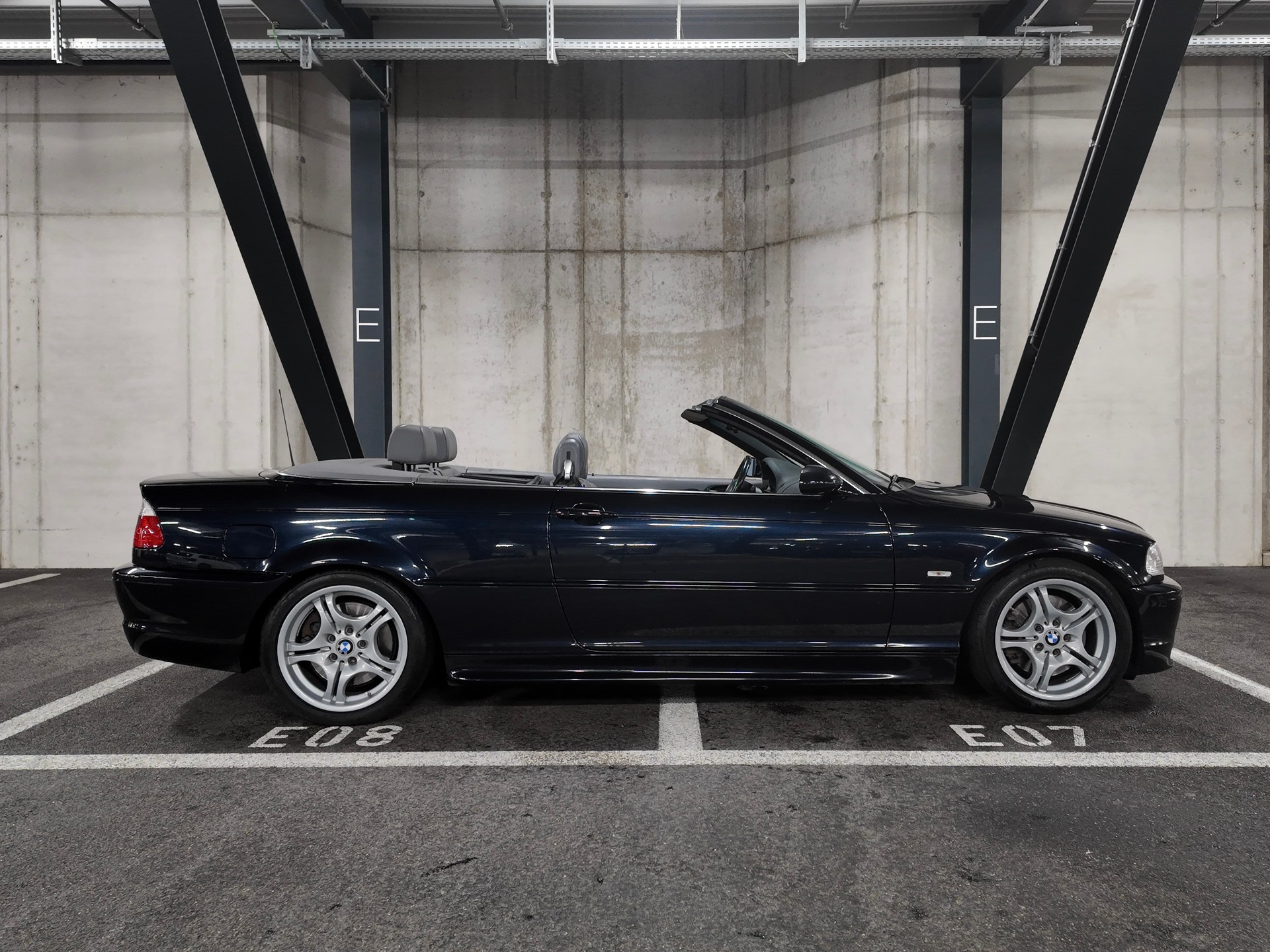BMW 330Ci Cabriolet | Handschalter | 2. Hand | CH-Fahrzeug | Individual | M-Aerodynamik-image-5