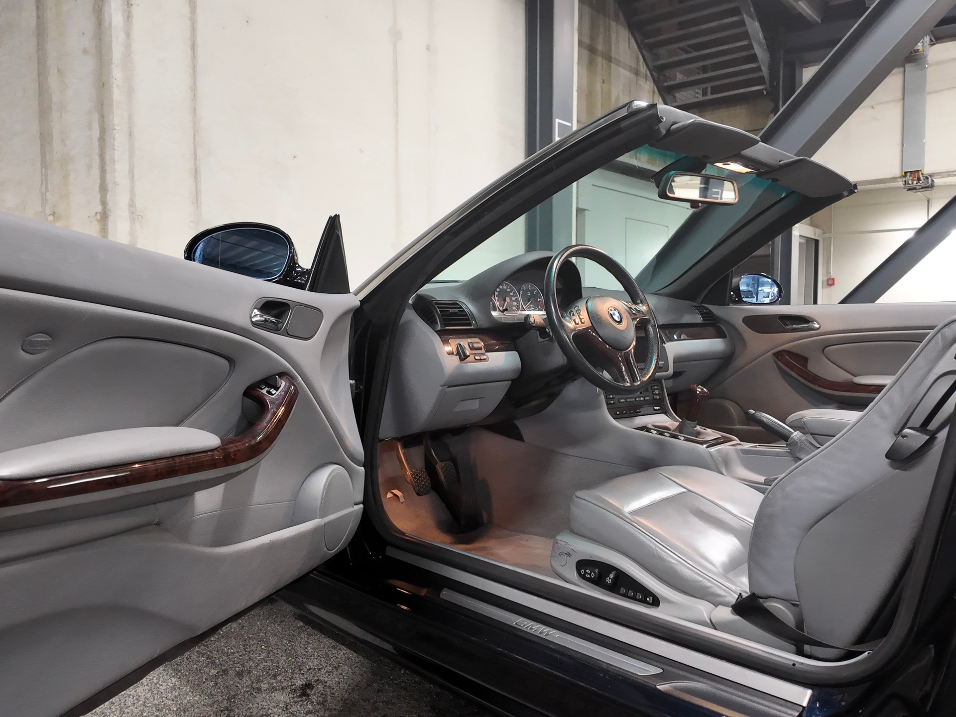 BMW 330Ci Cabriolet | Handschalter | 2. Hand | CH-Fahrzeug | Individual | M-Aerodynamik-image-7