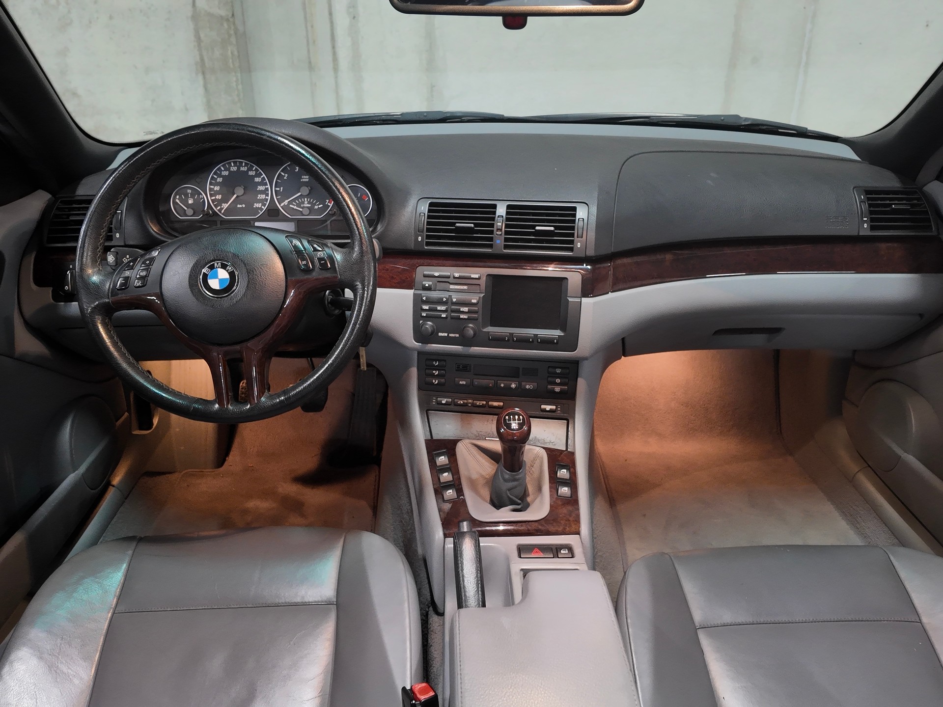 BMW 330Ci Cabriolet | Handschalter | 2. Hand | CH-Fahrzeug | Individual | M-Aerodynamik-image-9
