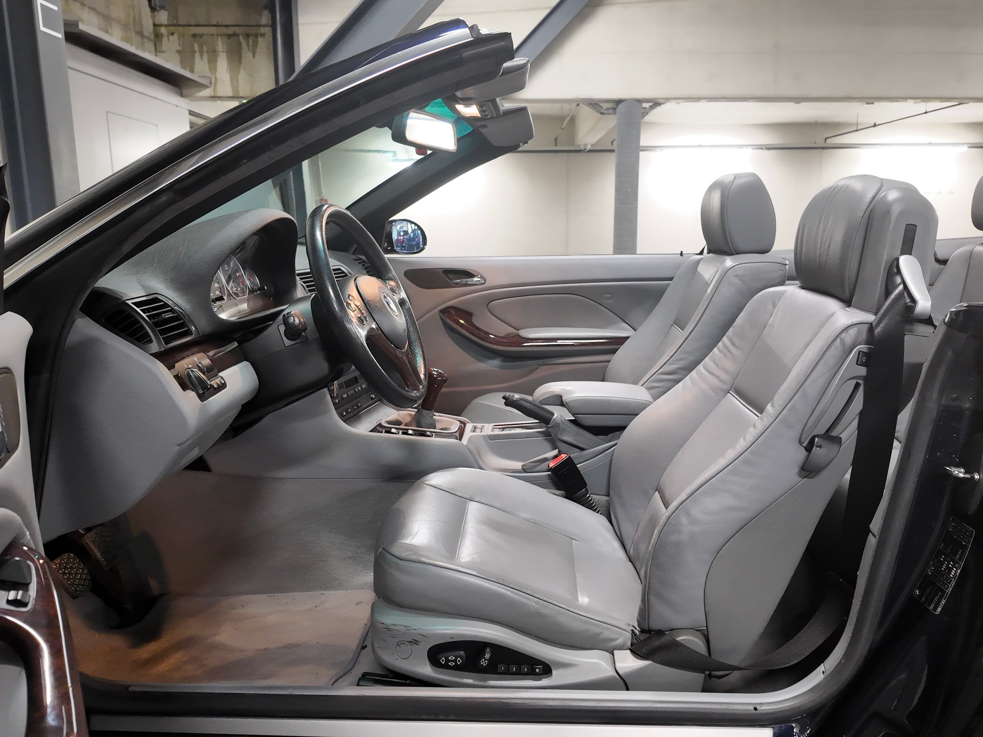 BMW 330Ci Cabriolet | Handschalter | 2. Hand | CH-Fahrzeug | Individual | M-Aerodynamik-image-8