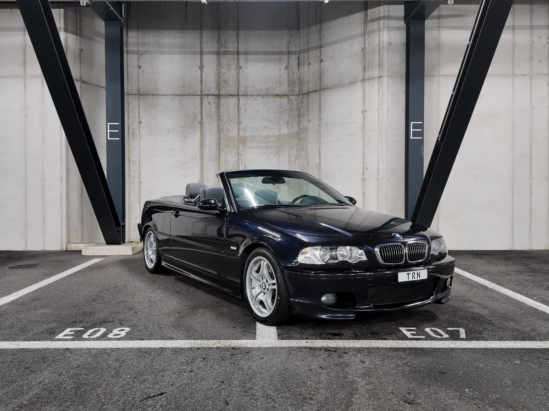 BMW 330Ci Cabriolet | Handschalter | 2. Hand | CH-Fahrzeug | Individual | M-Aerodynamik-image-6