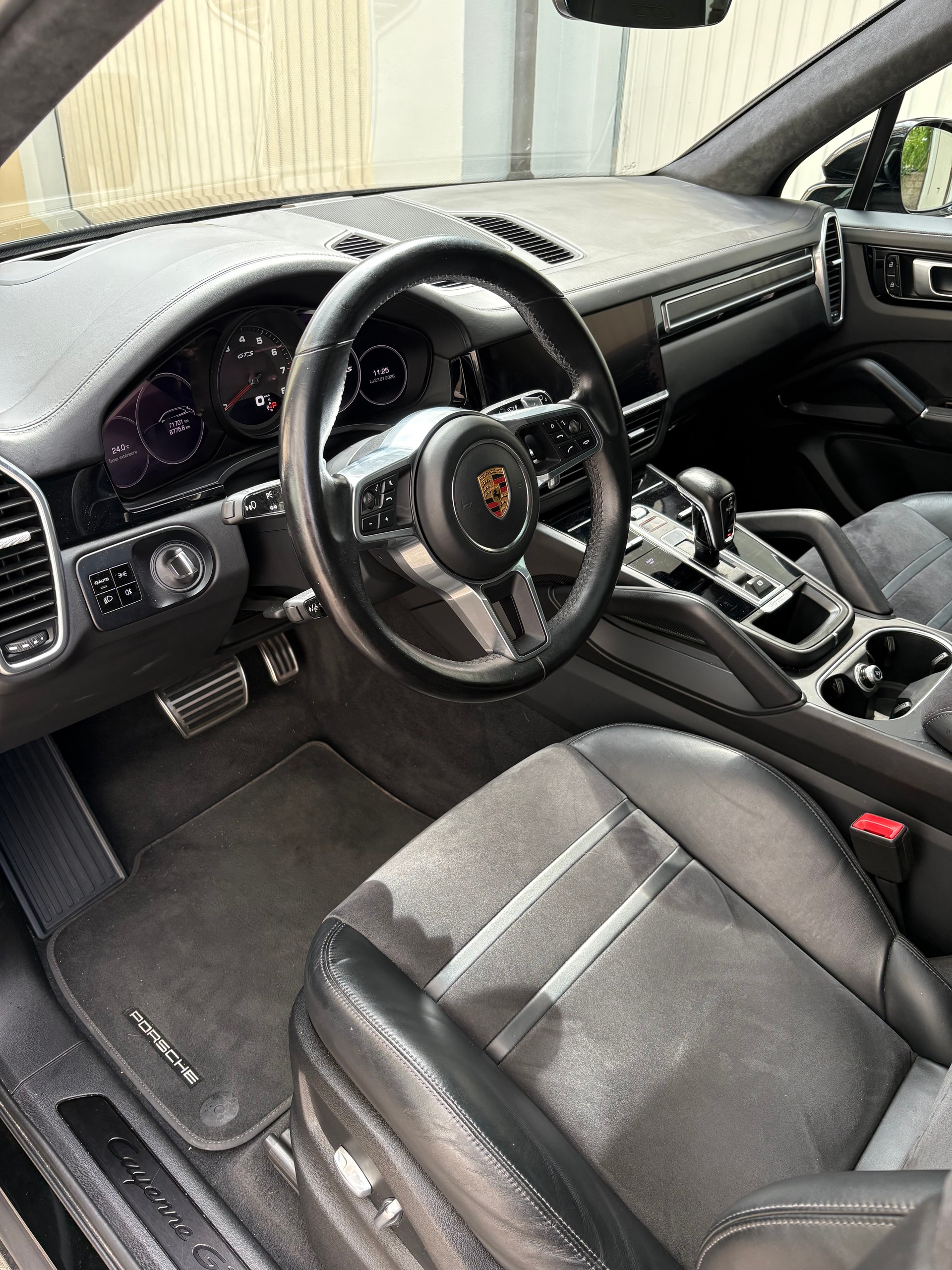 PORSCHE 4.0 V8 GTS-image-3
