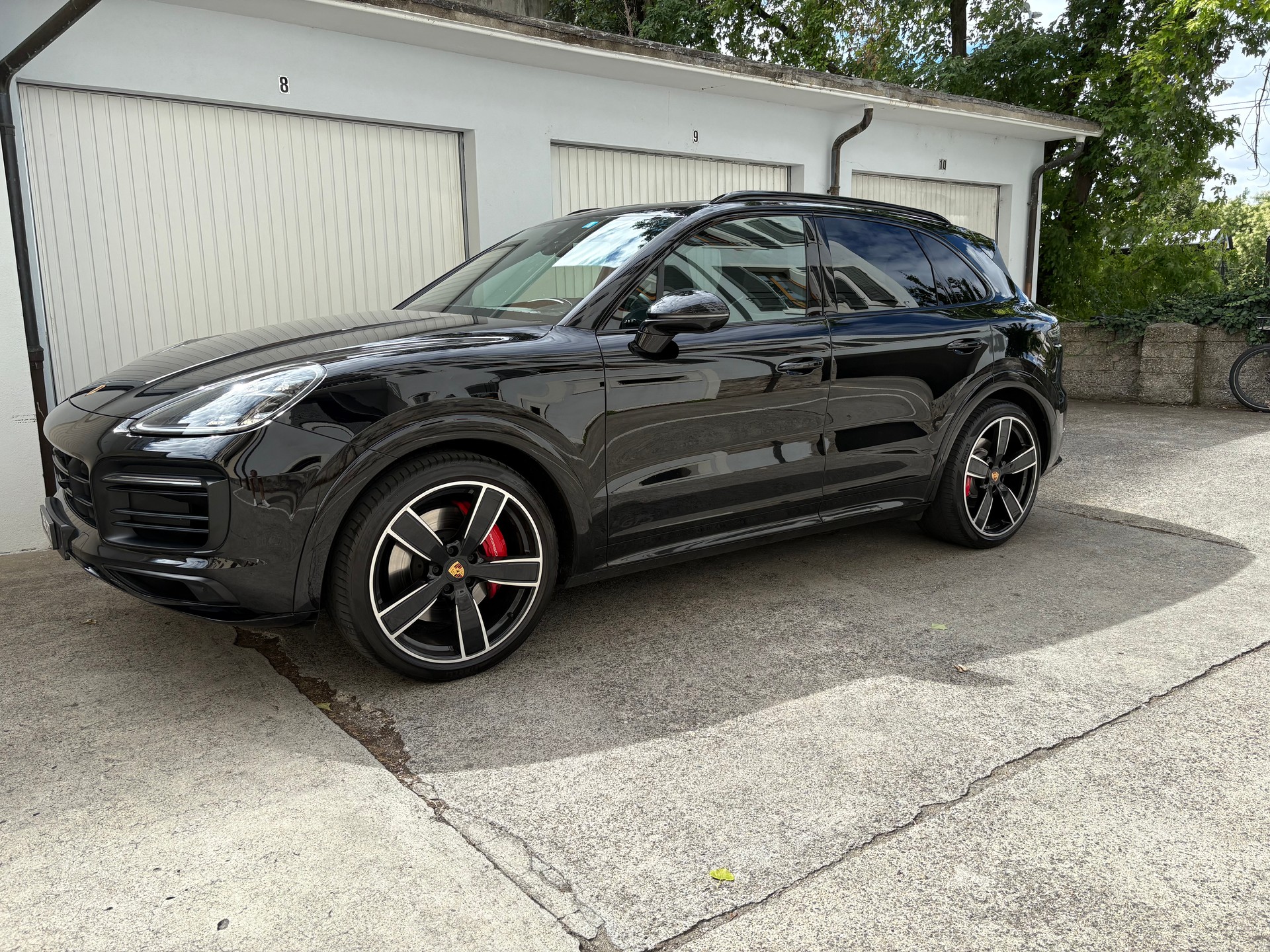 PORSCHE 4.0 V8 GTS-image-0