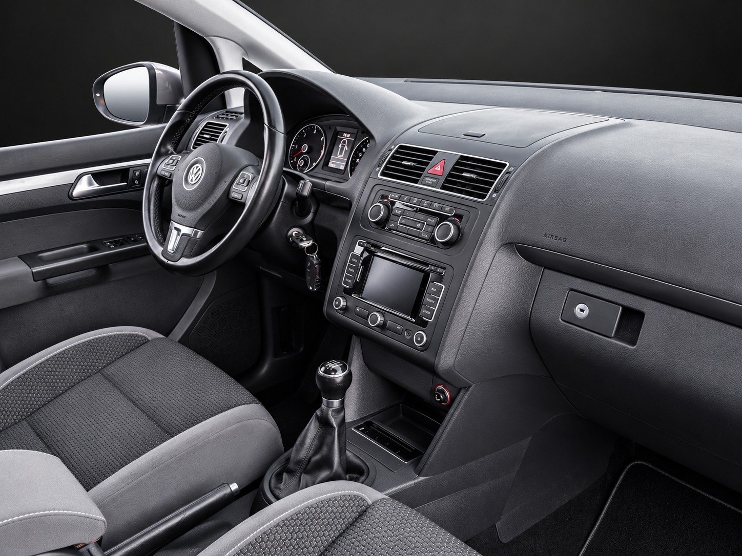 VW Touran 1.6 TDI Comfortline * 7-Plätzer *-image-9